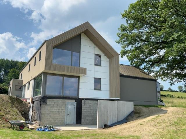 EXTENSION ET RÉNOVATION CONTEMPORAINE D'UNE MAISON D'HABITATION